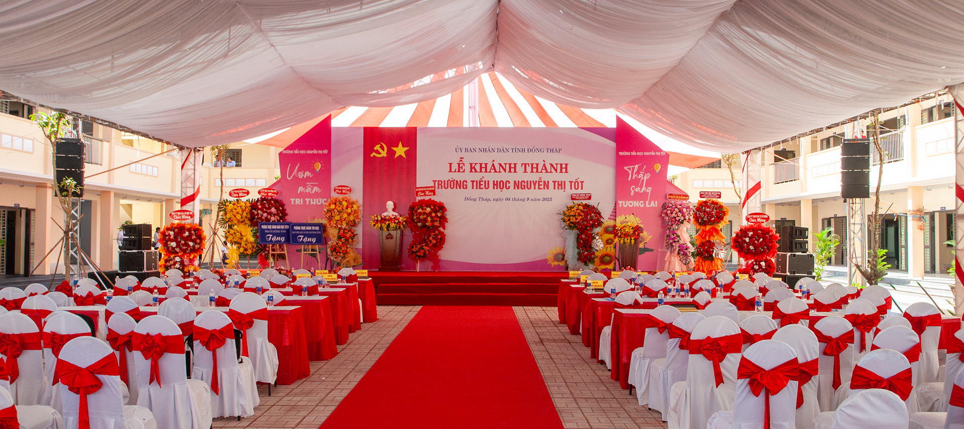 Hình thực tế quá trình hoàn thành buổi khai mạc